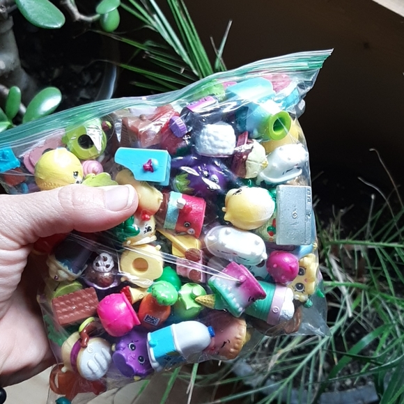 Shopkins - Picture 2 of 2